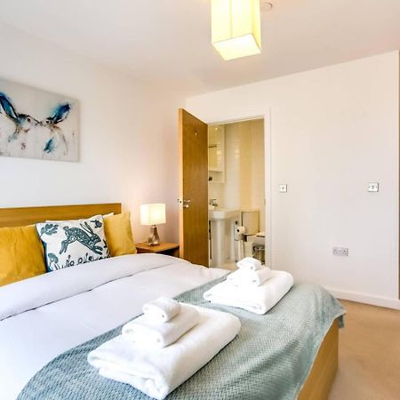 Guestready - Comfort By The Thames, W/ Balcony Лондон Экстерьер фото
