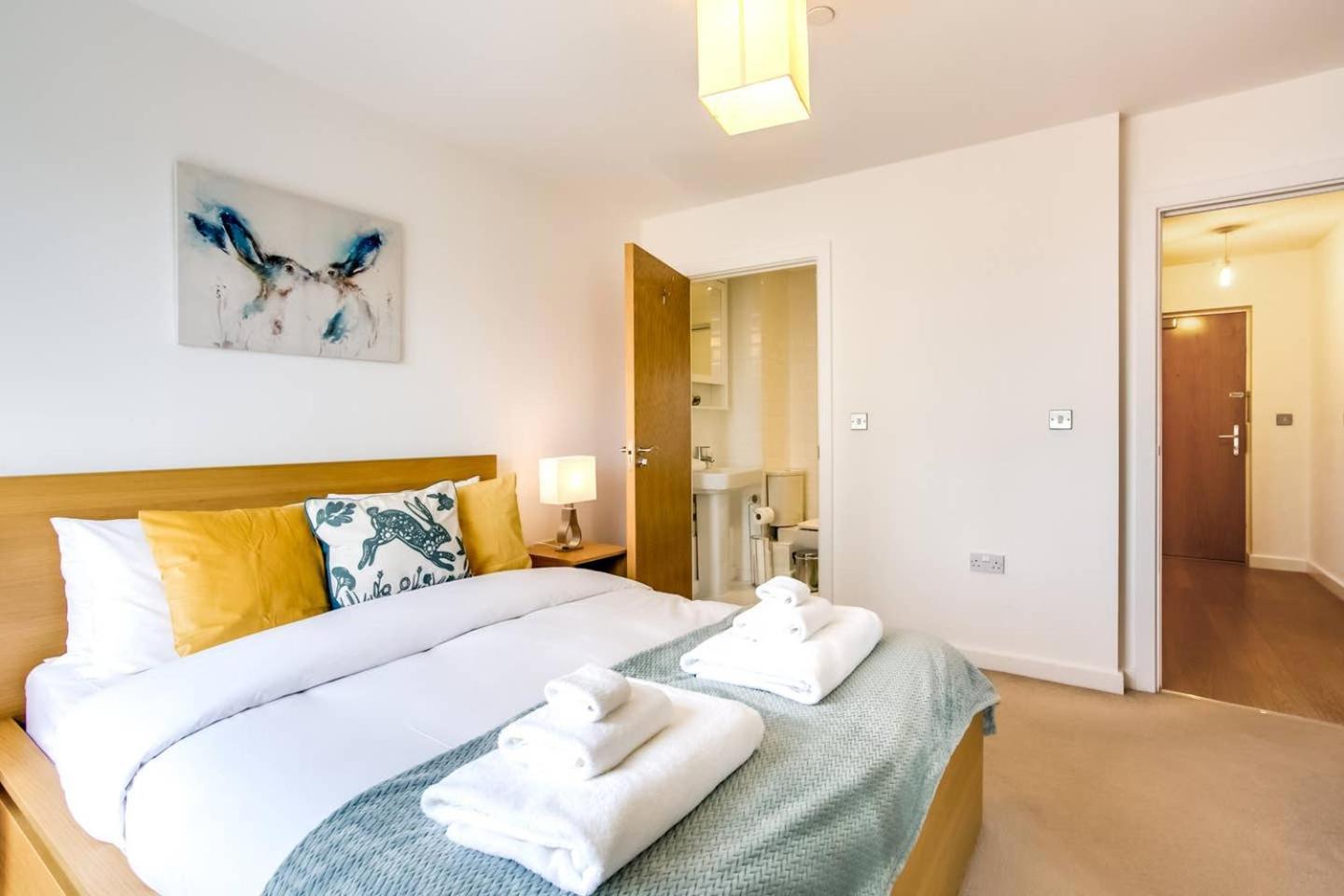 Guestready - Comfort By The Thames, W/ Balcony Лондон Экстерьер фото