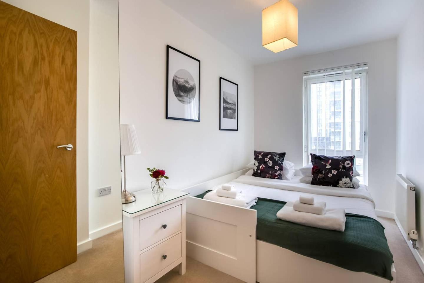 Guestready - Comfort By The Thames, W/ Balcony Лондон Экстерьер фото